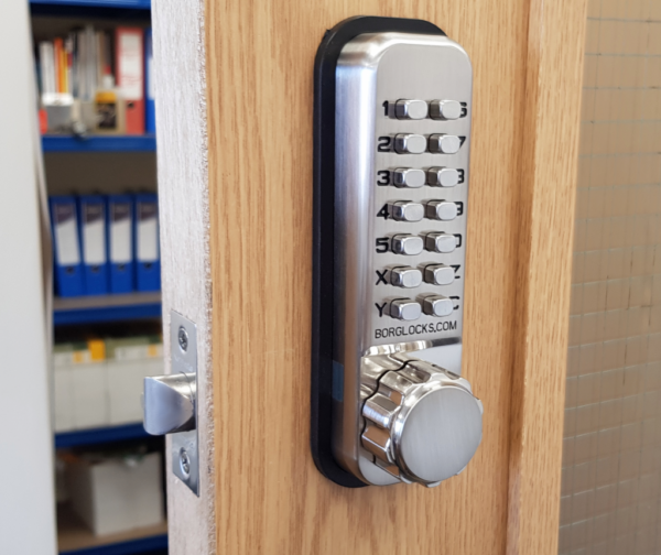 Borg BL2501ECP mechanical gate lock with keypad and 60mm latch for internal doors - satin chrome finish with code reset, holdback, free turn lever function and codestar knurled knob